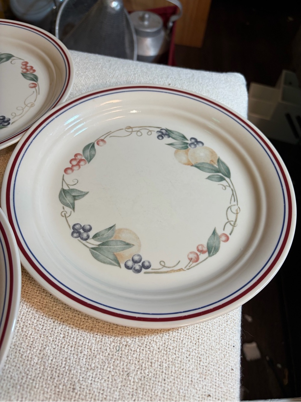 Vintage Corelle Abundance 8.5" Luncheon Salad Plates Set of 6. Retro vibe - Picture 10 of 13